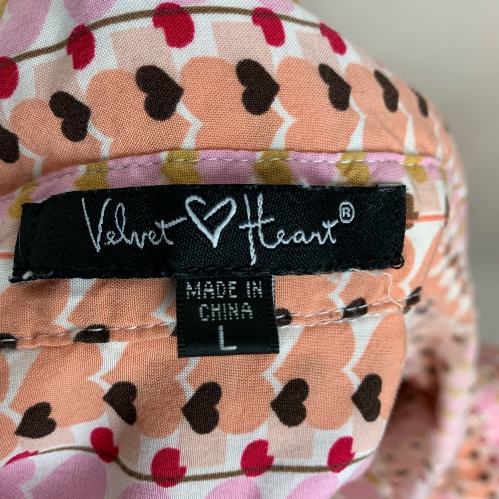 Velvet Heart pattern Button down Shirt Size Large - Picture 6 of 8